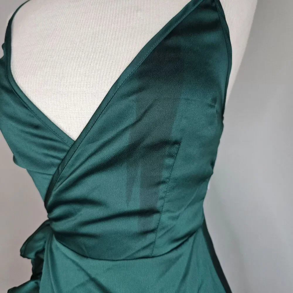 Princess polly Ruffle Front Wrap Dress Emerald Green size 2 New with flaw